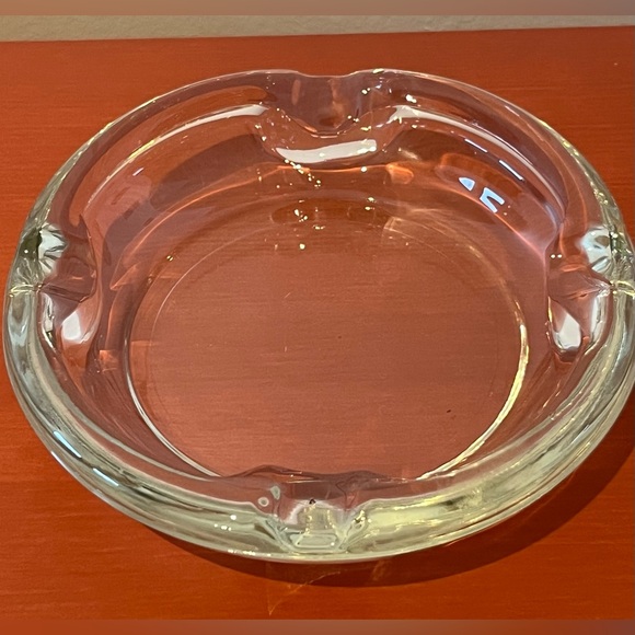 Heavy Clear Glass Ashtray Round Cigarettes, Cigars, Pipe Ashtray Collectors - Picture 3 of 10
